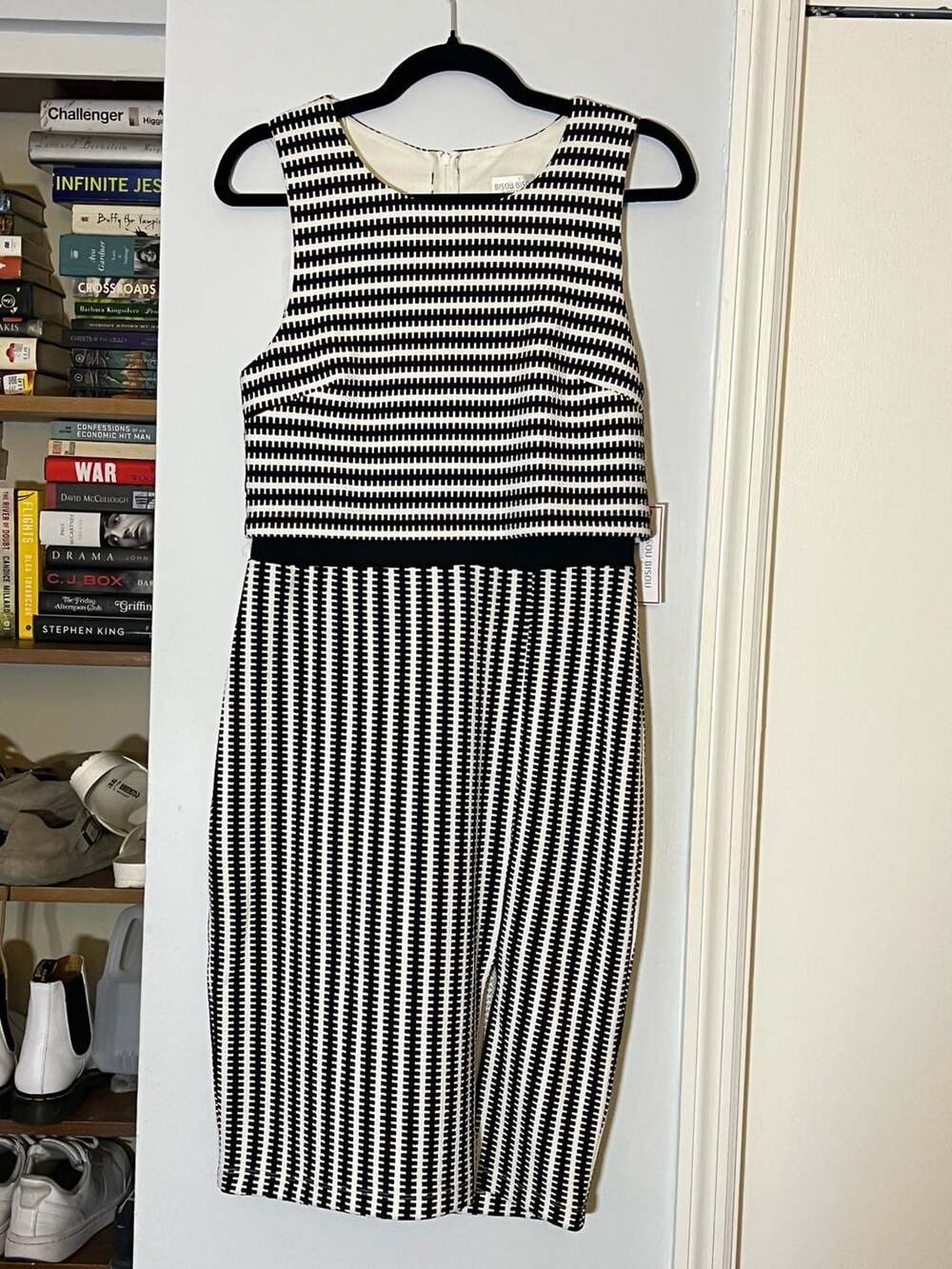 NWT Bisou Bisou Size 10 Sleeveless Sheath Dress